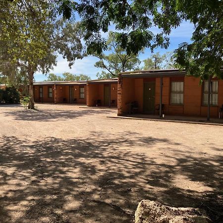 Territory Manor Motel & Caravan Park Mataranka Exterior foto